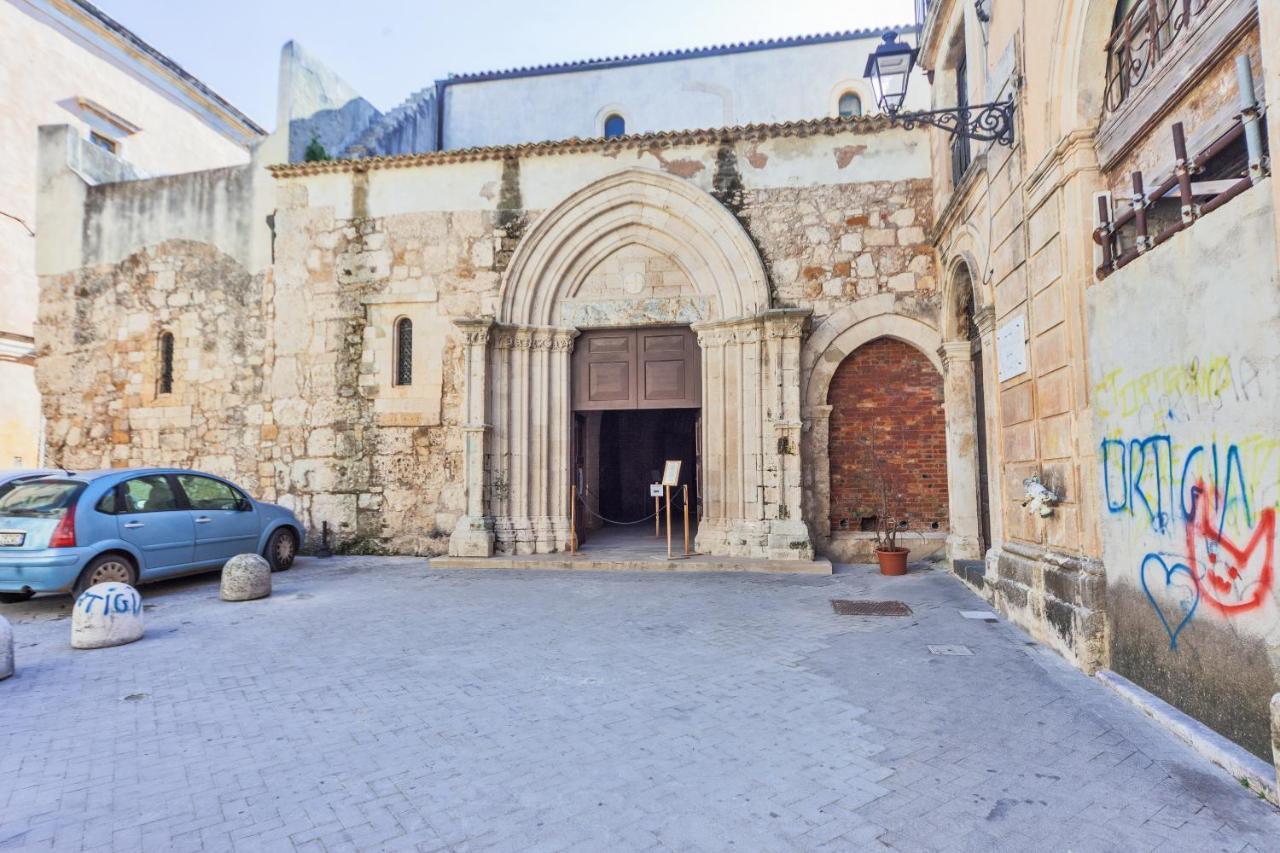 Ortigia San Pietro Apartment Сиракуза Екстериор снимка